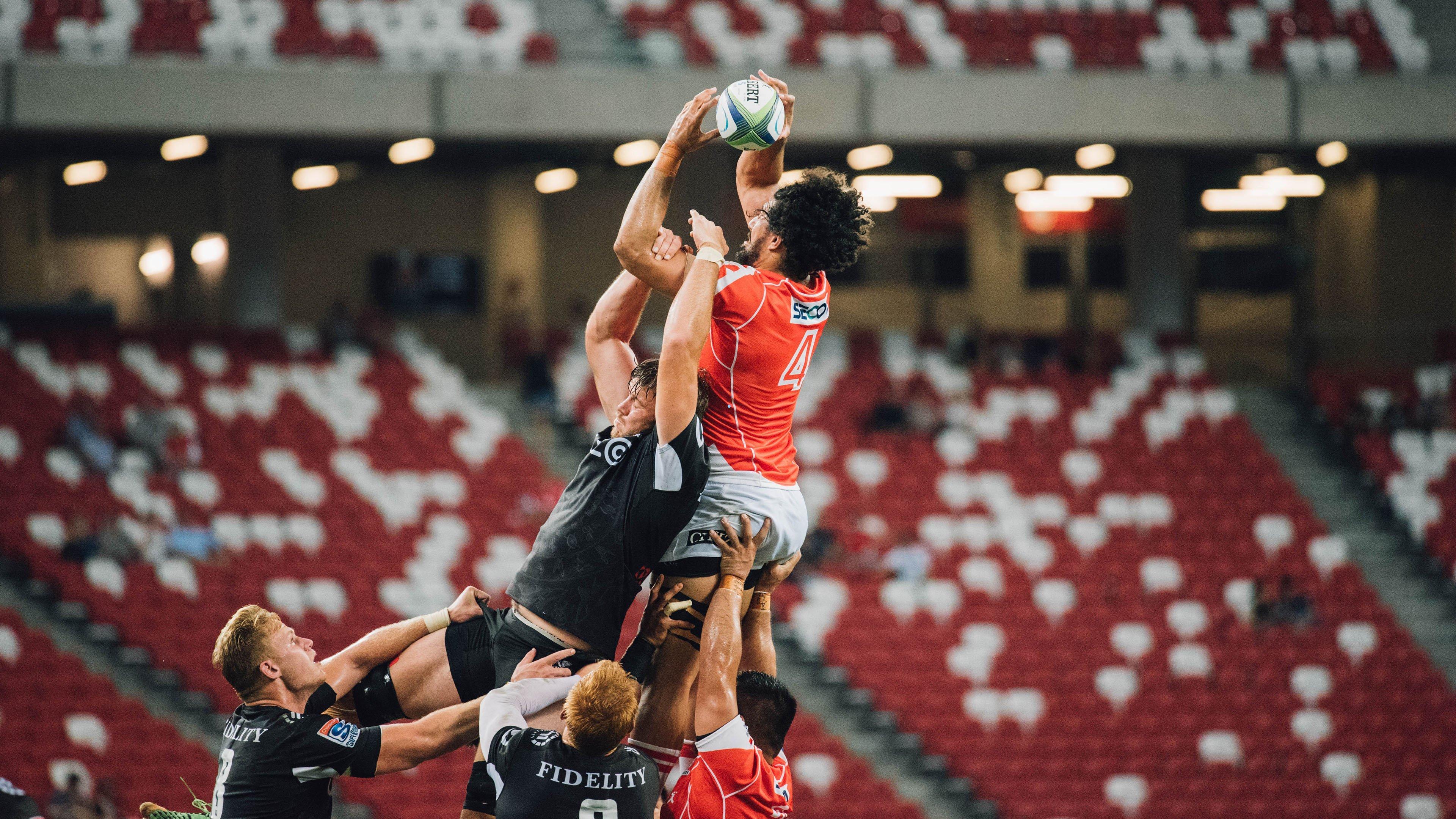 2006年姚明新秀合同到期引发联盟哄抢，湖人展现最大诚意